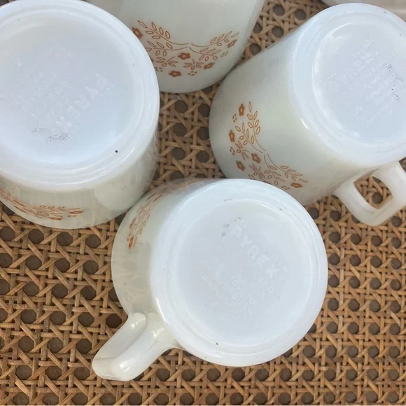 Pyrex Vintage D-Handled Summer Impressions Milk Glass Coffee Mug Set of 4 - Picture 7 of 14